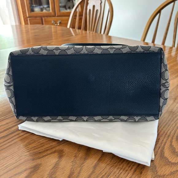 COPY - Coach Signature Jacquard Taylor Tote - Picture 7 of 11